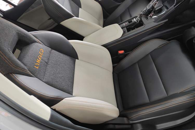 Used Lynk & Co 06 EM-P 2023 1.5T Remix PHEV Pro Right Front Seat