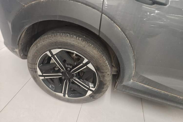 Used Lynk & Co 06 EM-P 2023 EM-P 126 Long-Range Halo Right Rear Wheel Hub