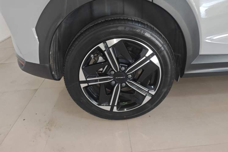 Used Lynk & Co 06 EM-P 2023 EM-P 126 Long-Range Pro Right Rear Wheel Hub
