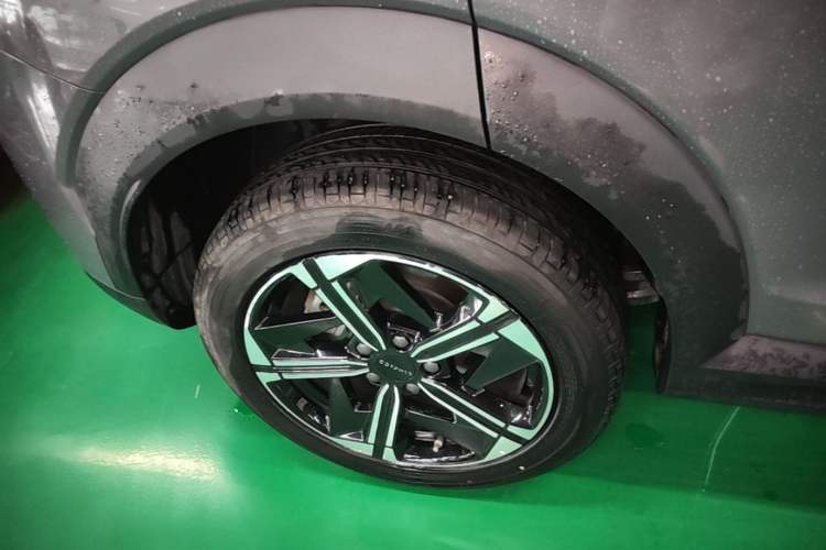 Used Lynk & Co 06 EM-P 2023 EM-P 126 Long-Range Halo Right Rear Wheel Hub