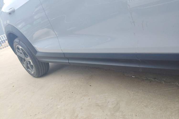 Used Lynk & Co 06 EM-P 2023 EM-P 126 Long-Range Pro Right Side Sill
