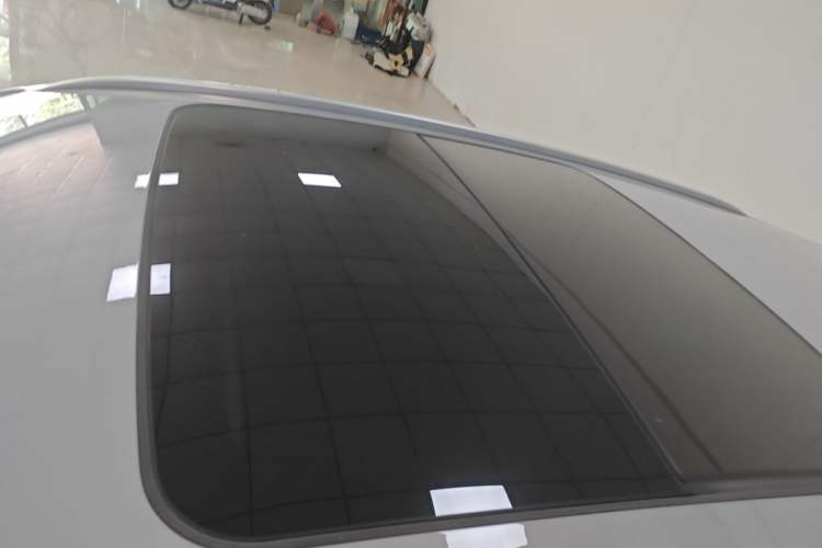 Used Lynk & Co 06 EM-P 2023 EM-P 126 Long-Range Pro Roof