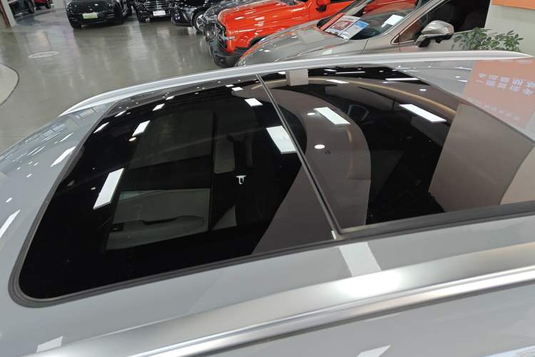 Used Lynk & Co 06 EM-P 2023 1.5T Remix PHEV Pro Roof