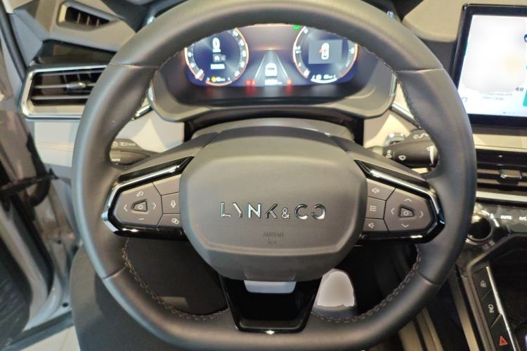 Used Lynk & Co 06 EM-P 2023 1.5T Remix PHEV Pro Steering Wheel