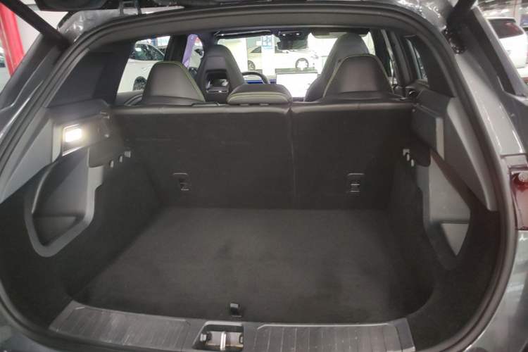 Used Lynk & Co 06 EM-P 2023 EM-P 126 Long-Range Halo Trunk