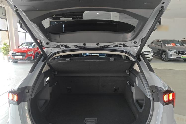 Used Lynk & Co 06 EM-P 2023 1.5T Remix PHEV Pro Trunk