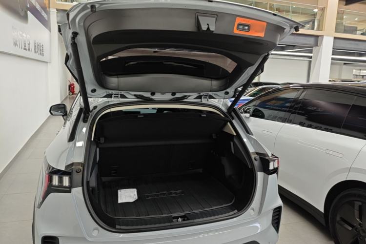 Used Lynk & Co 06 EM-P 2023 1.5T Remix PHEV Pro Trunk