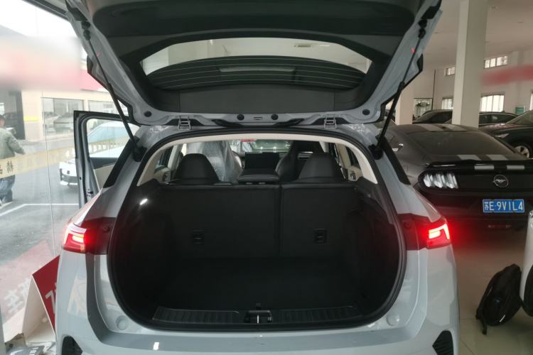 Used Lynk & Co 06 EM-P 2023 EM-P 56 Standard Range Pro Trunk