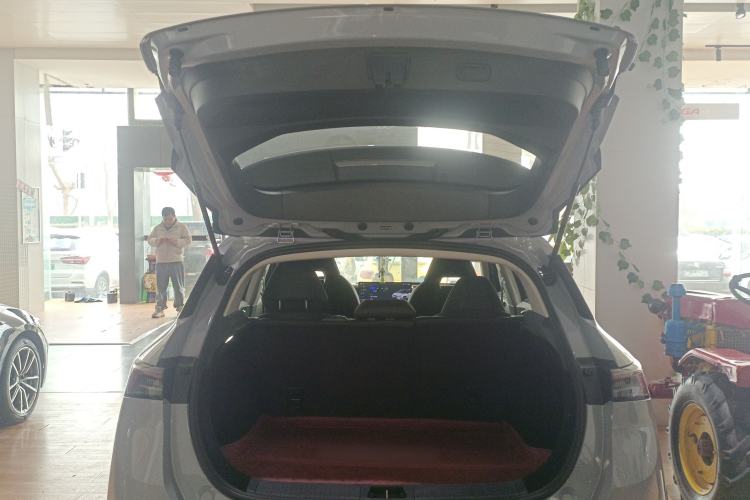 Used Lynk & Co 06 EM-P 2023 EM-P 56 Standard Range Pro Trunk