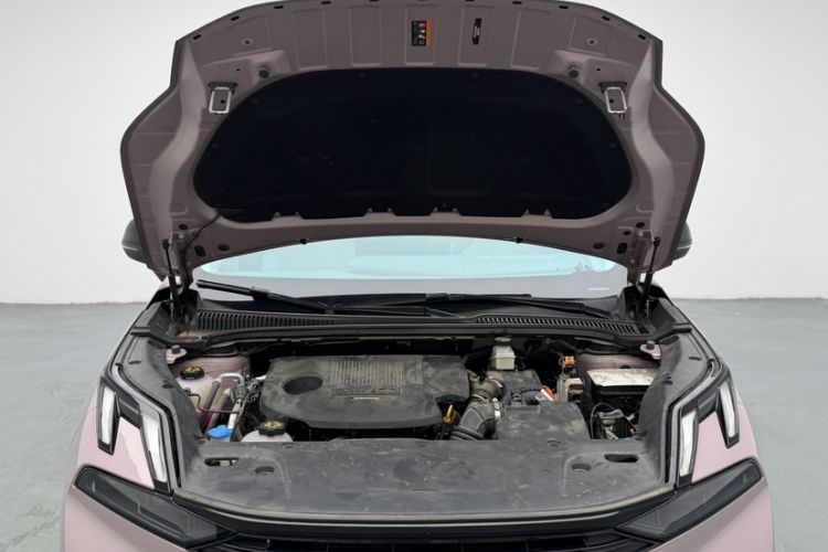 Used Lynk & Co 06 EM-P 2023 EM-P 126 Long-Range Halo Engine Bay