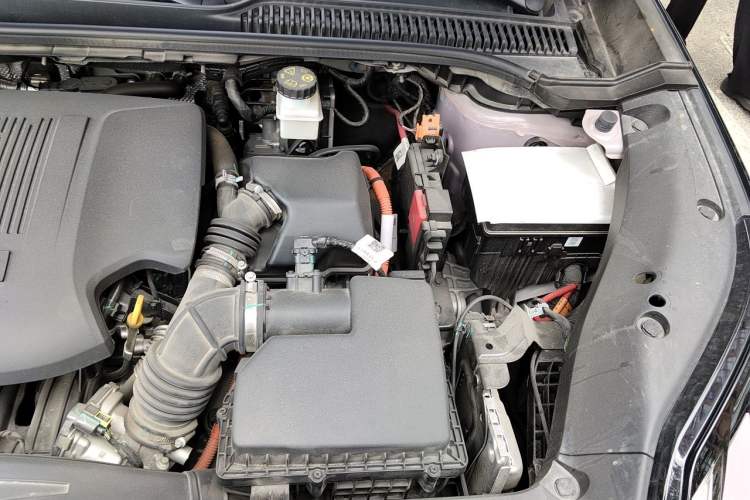 Used Lynk & Co 06 EM-P 2023 EM-P 126 Long-Range Halo Engine Bay Left