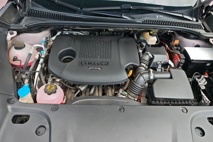 Used Lynk & Co 06 EM-P 2023 EM-P 126 Long-Range Halo Engine Bay