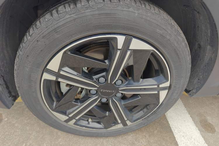 Used Lynk & Co 06 EM-P 2023 EM-P 126 Long-Range Pro Exterior 4