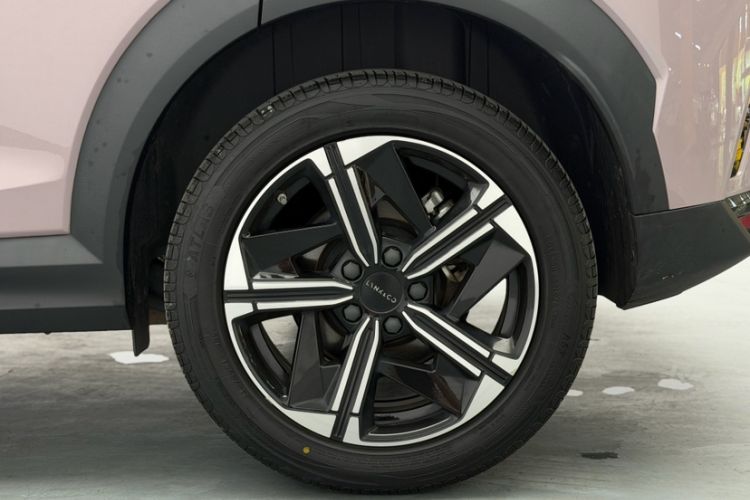 Used Lynk & Co 06 EM-P 2023 EM-P 126 Long-Range Halo Exterior 4