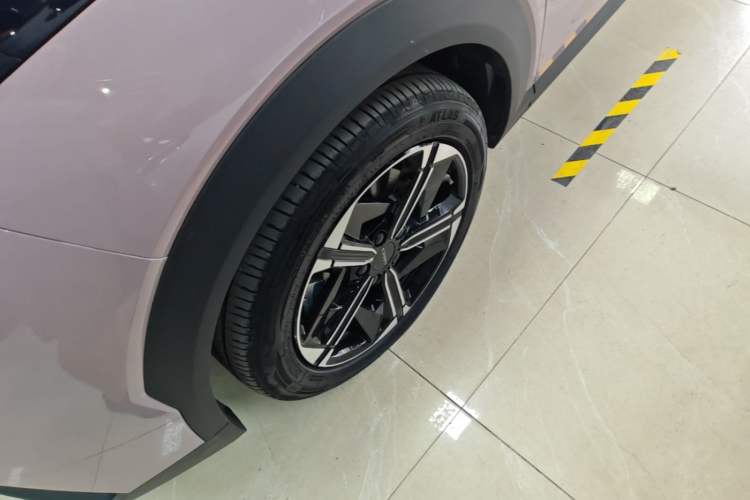 Used Lynk & Co 06 EM-P 2023 EM-P 126 Long-Range Halo Exterior 4
