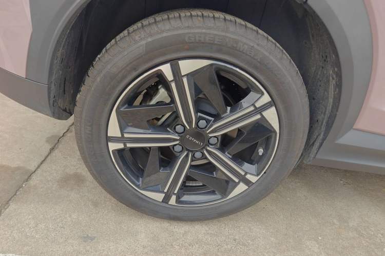 Used Lynk & Co 06 EM-P 2023 EM-P 126 Long-Range Pro Exterior 5