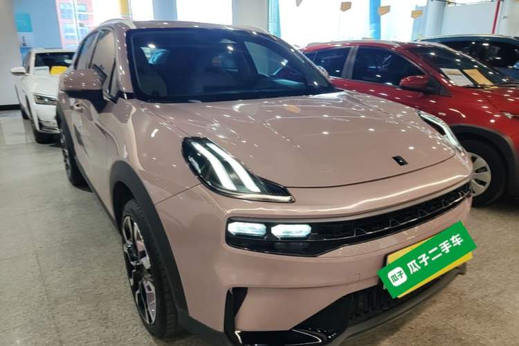 Used Lynk & Co 06 EM-P 2023 1.5T Remix PHEV Shero Front Right 45 Deg