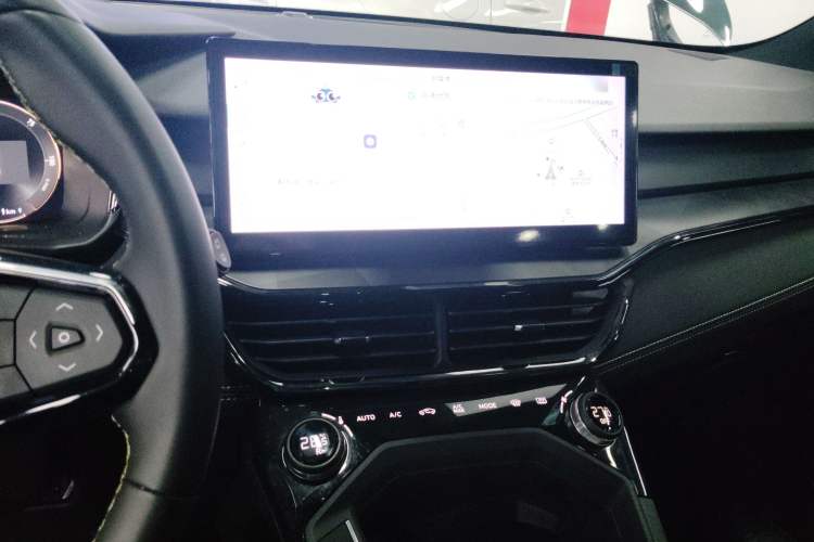 Used Lynk & Co 06 EM-P 2023 1.5T Remix PHEV Hero Audio And AC Panel