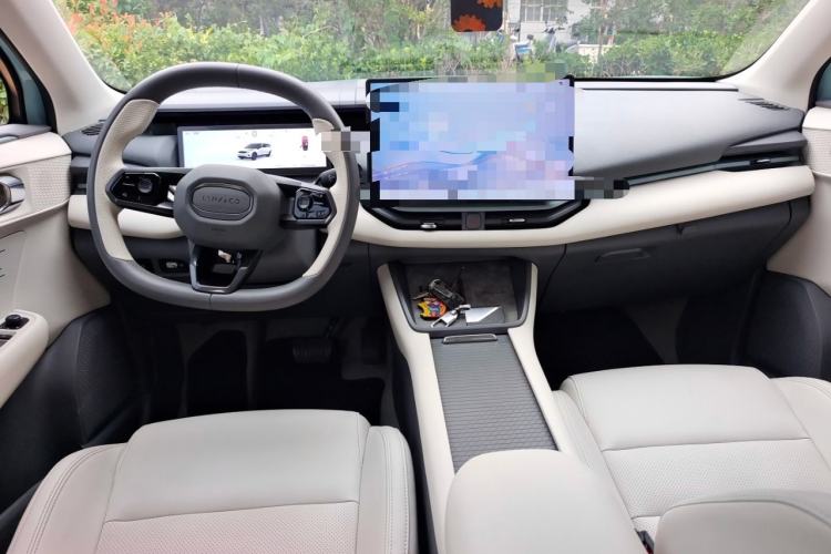 Used Lynk & Co 06 EM-P 2023 EM-P 126 Long-Range Halo Center Console