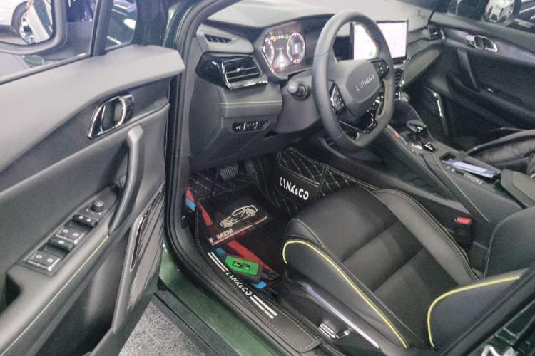 Used Lynk & Co 06 EM-P 2023 1.5T Remix PHEV Hero Driver Seat