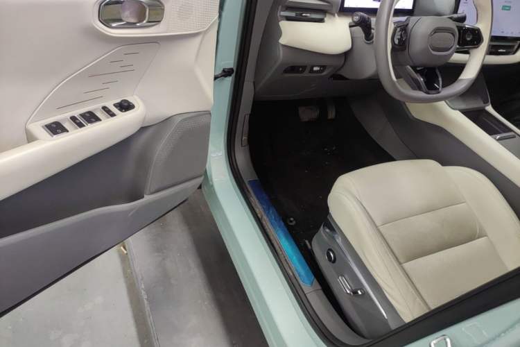 Used Lynk & Co 06 EM-P 2023 EM-P 126 Long-Range Halo Driver Seat