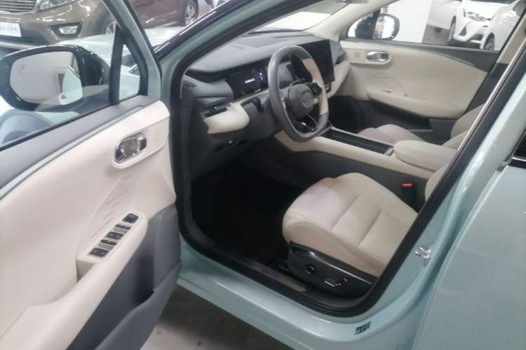 Used Lynk & Co 06 EM-P 2023 EM-P 126 Long-Range Halo Driver Seat