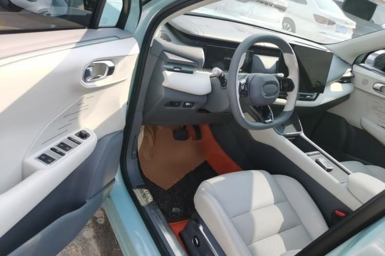 Used Lynk & Co 06 EM-P 2023 EM-P 126 Long-Range Halo Driver Seat