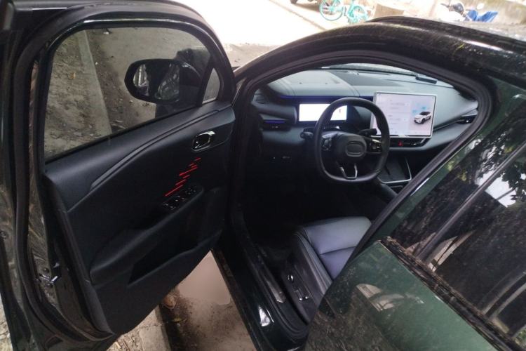 Used Lynk & Co 06 EM-P 2023 EM-P 126 Long-Range Halo Driver Seat