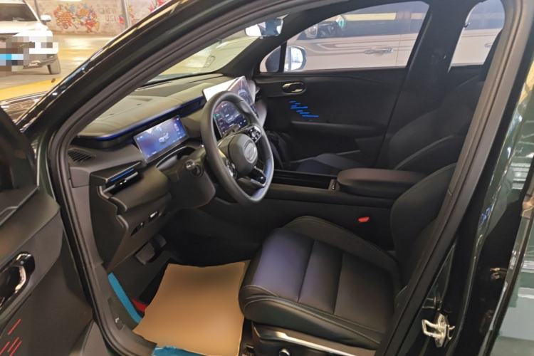 Used Lynk & Co 06 EM-P 2023 EM-P 126 Long-Range Halo Driver Seat