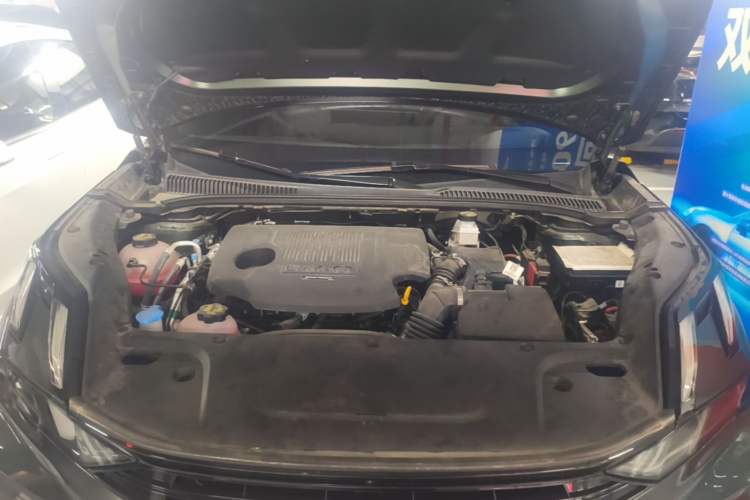 Used Lynk & Co 06 EM-P 2023 EM-P 126 Long-Range Halo Engine Bay