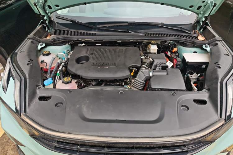 Used Lynk & Co 06 EM-P 2023 EM-P 126 Long-Range Halo Engine Bay