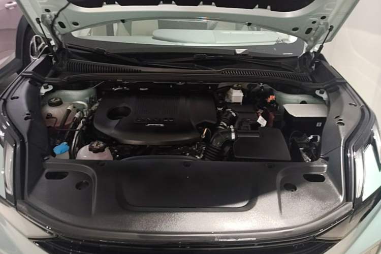 Used Lynk & Co 06 EM-P 2023 EM-P 126 Long-Range Halo Engine Bay