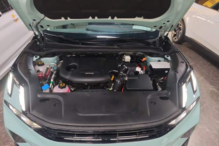 Used Lynk & Co 06 EM-P 2023 EM-P 126 Long-Range Halo Engine Bay