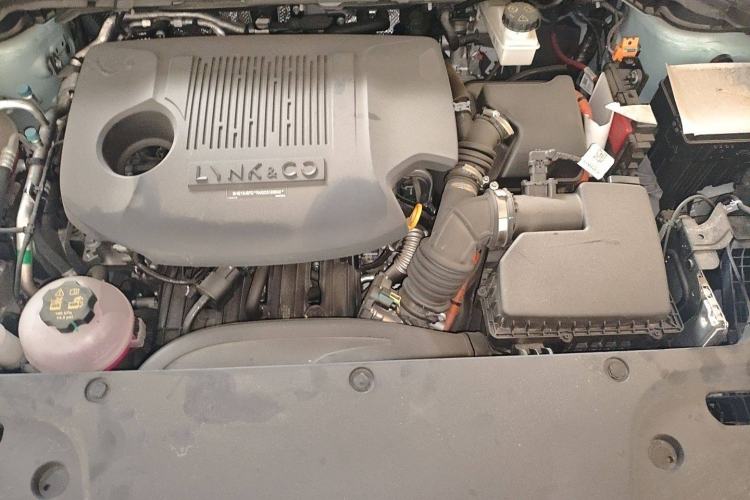 Used Lynk & Co 06 EM-P 2023 EM-P 126 Long-Range Halo Engine Bay