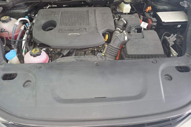 Used Lynk & Co 06 EM-P 2023 EM-P 126 Long-Range Halo Engine Bay