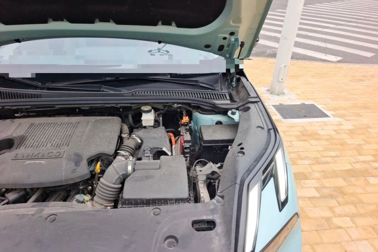 Used Lynk & Co 06 EM-P 2023 EM-P 126 Long-Range Halo Engine Bay Left