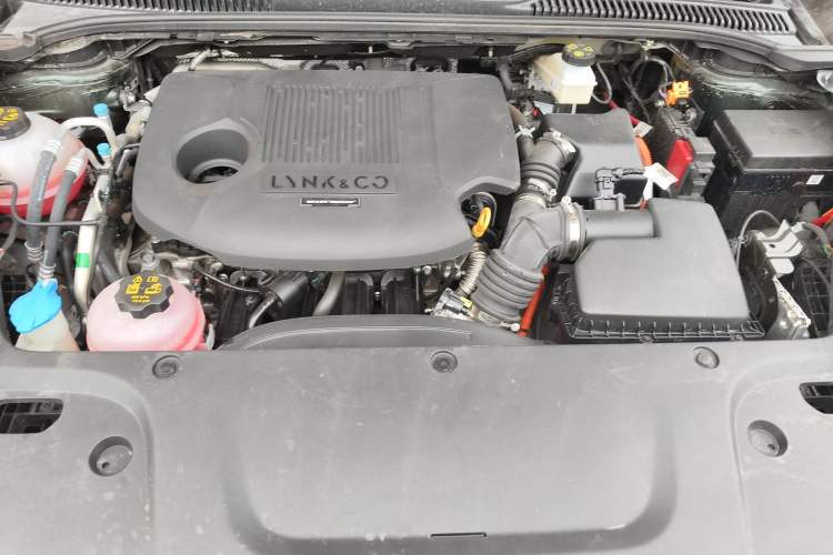 Used Lynk & Co 06 EM-P 2023 EM-P 126 Long-Range Halo Engine Bay