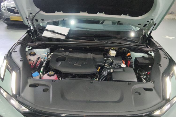 Used Lynk & Co 06 EM-P 2023 EM-P 126 Long-Range Halo Engine Bay