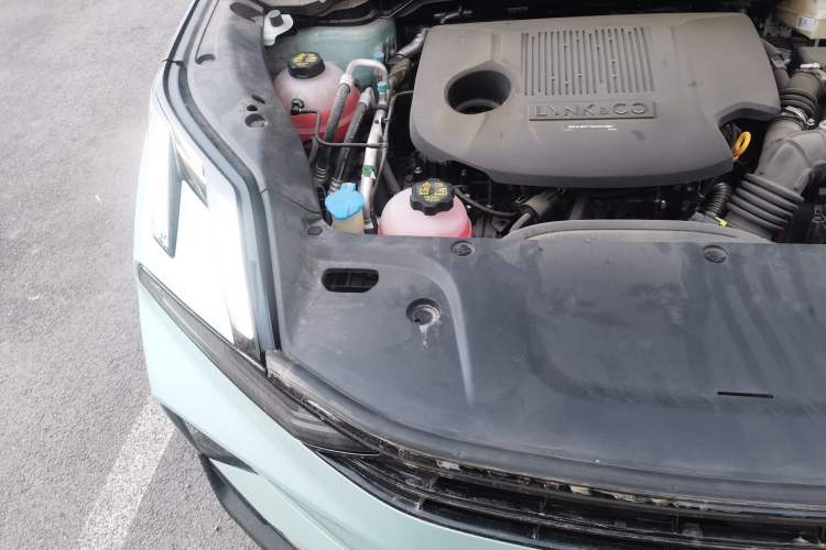 Used Lynk & Co 06 EM-P 2023 EM-P 126 Long-Range Halo Engine Bay Right