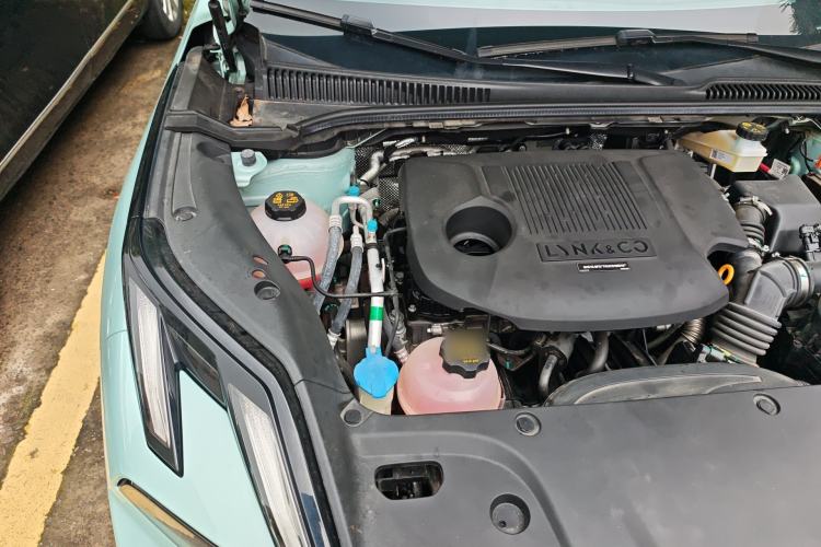 Used Lynk & Co 06 EM-P 2023 EM-P 126 Long-Range Halo Engine Bay Right