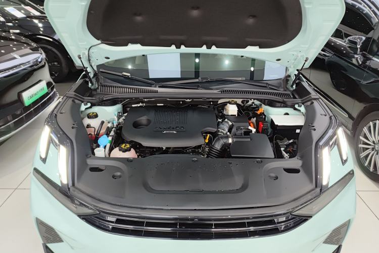 Used Lynk & Co 06 EM-P 2023 EM-P 126 Long-Range Halo Engine Bay
