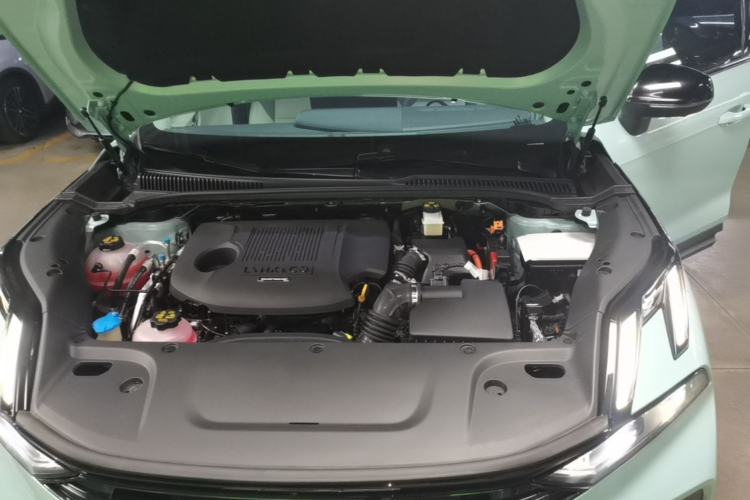 Used Lynk & Co 06 EM-P 2023 EM-P 126 Long-Range Halo Engine Bay