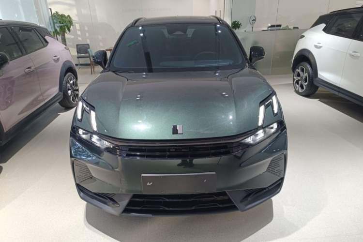 Used Lynk & Co 06 EM-P 2023 EM-P 126 Long-Range Halo Exterior 1