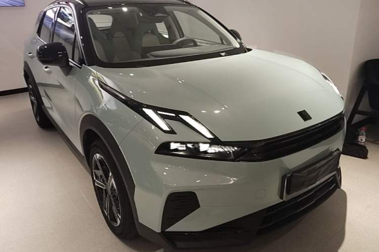 Used Lynk & Co 06 EM-P 2023 EM-P 126 Long-Range Halo Exterior 1