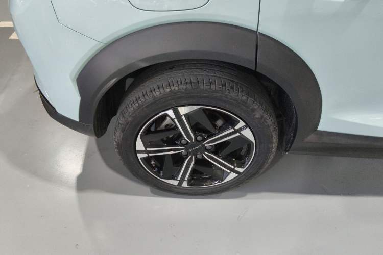 Used Lynk & Co 06 EM-P 2023 EM-P 126 Long-Range Halo Exterior 5