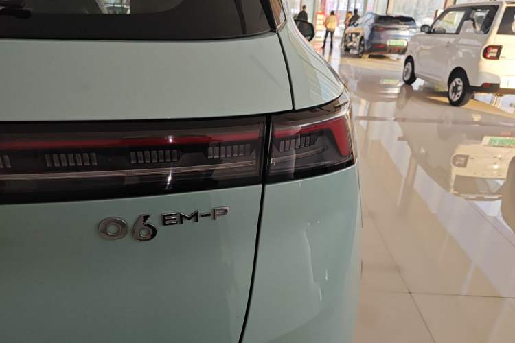 Used Lynk & Co 06 EM-P 2023 EM-P 126 Long-Range Halo Exterior 6