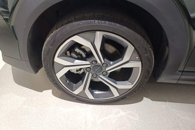 Used Lynk & Co 06 EM-P 2023 EM-P 126 Long-Range Halo Exterior 7