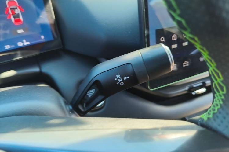 Used Lynk & Co 06 EM-P 2023 EM-P 126 Long-Range Halo Gear Lever