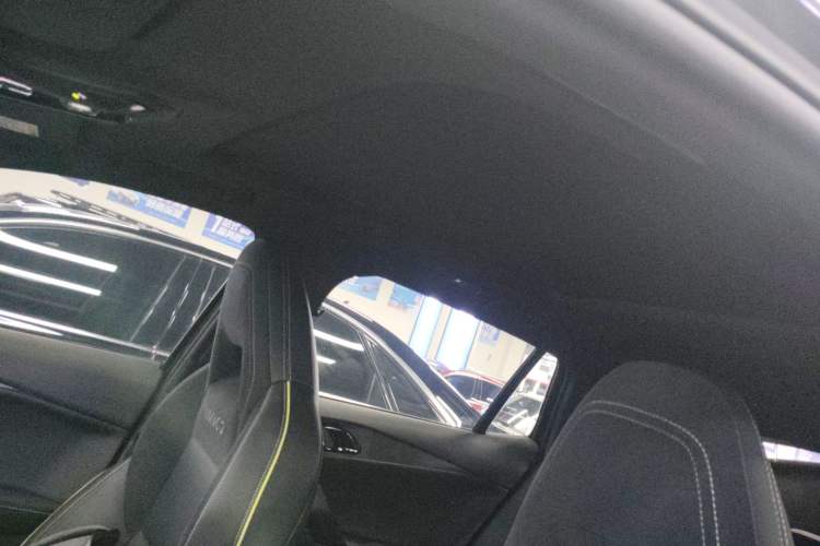 Used Lynk & Co 06 EM-P 2023 1.5T Remix PHEV Hero Headliner