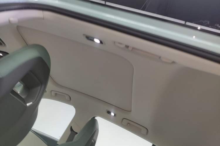 Used Lynk & Co 06 EM-P 2023 EM-P 126 Long-Range Halo Headliner